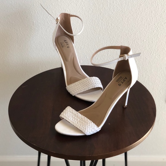 Apt. 9 Braided White Heel - Picture 2 of 2